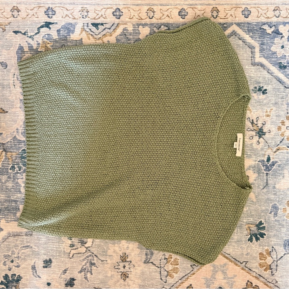 Francesca's Olive Green Textured Sleeveless Sweaters